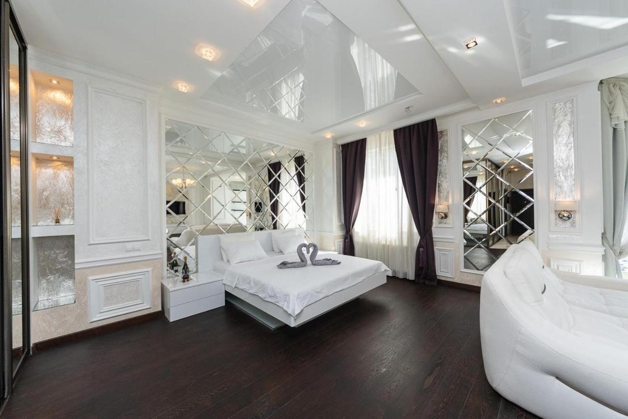 Exquisite panoramic views apartment Dnipro embankment Kyiv Exterior foto