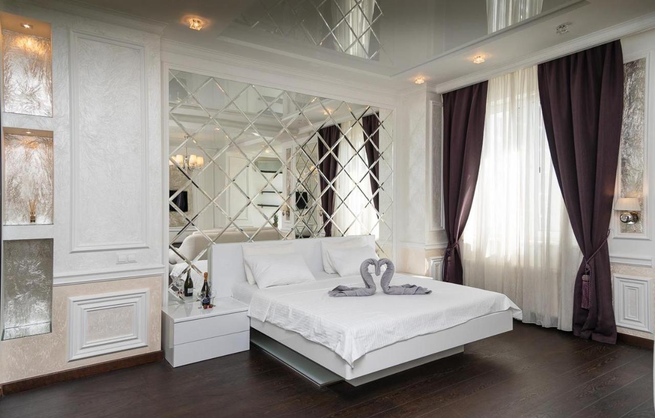 Exquisite panoramic views apartment Dnipro embankment Kyiv Exterior foto